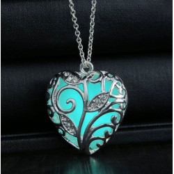 Collier photoluminescent avec cœur lumineux
